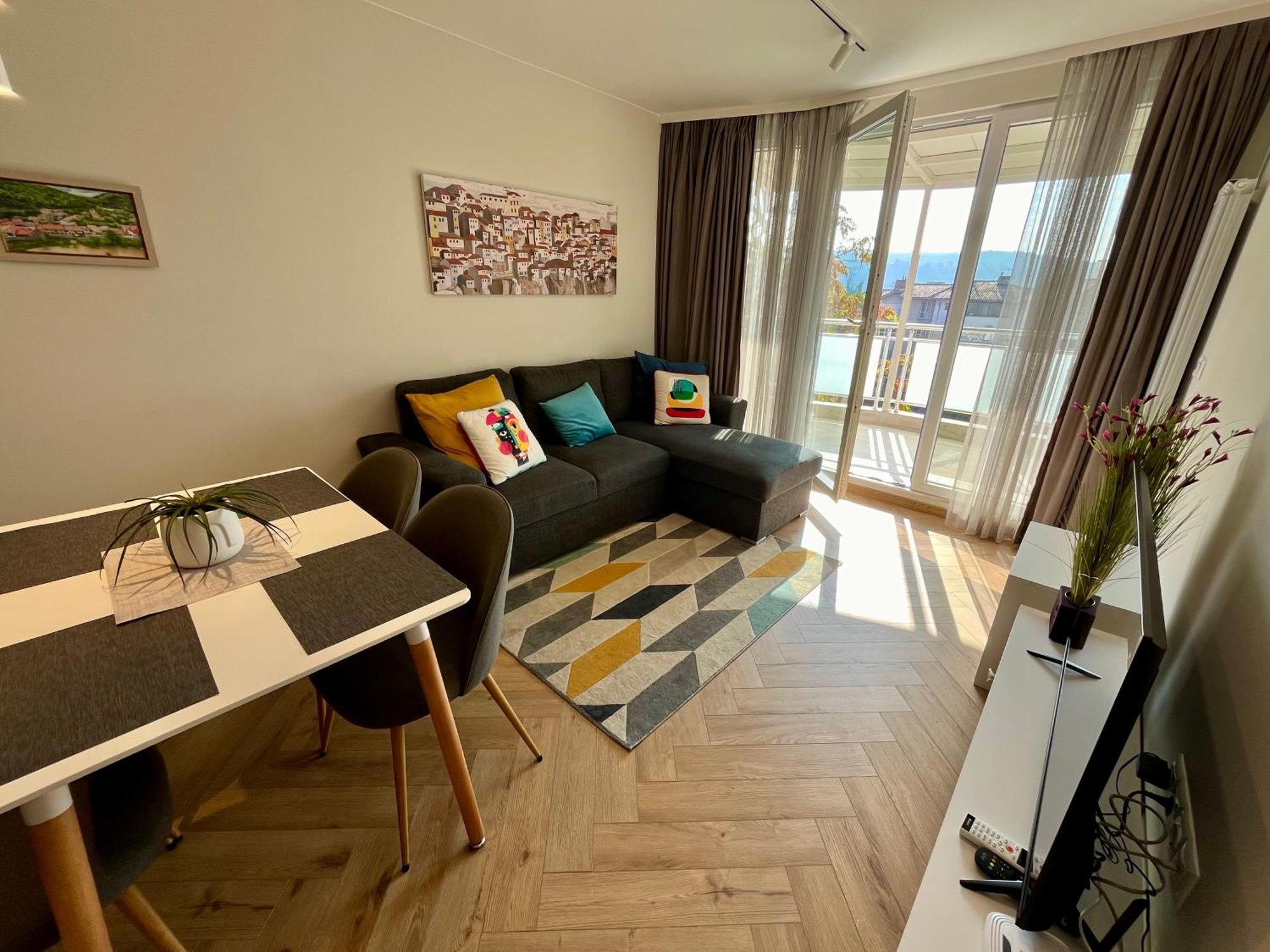 Parkcentral Luxury In City Center 7 Veliko Tŭrnovo Exterior foto